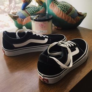 Old Skool Low Top Black Vans